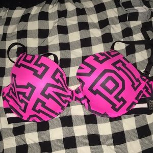 Victorias’s Secret wear everywhere T-shirt bra